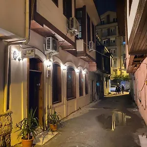  Hostal Lily Town